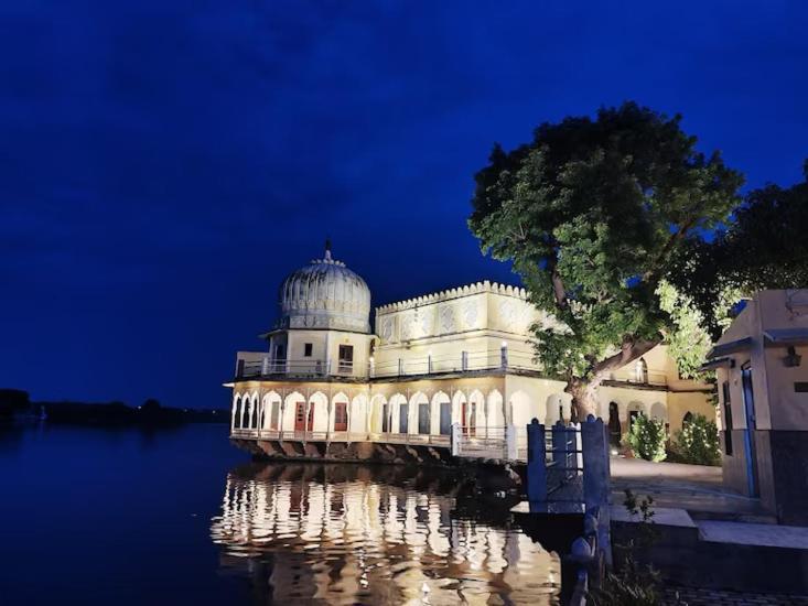 Phool Mahal Palace كيشانجاره المظهر الخارجي الصورة